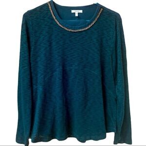 Maurices pretty green top with designs